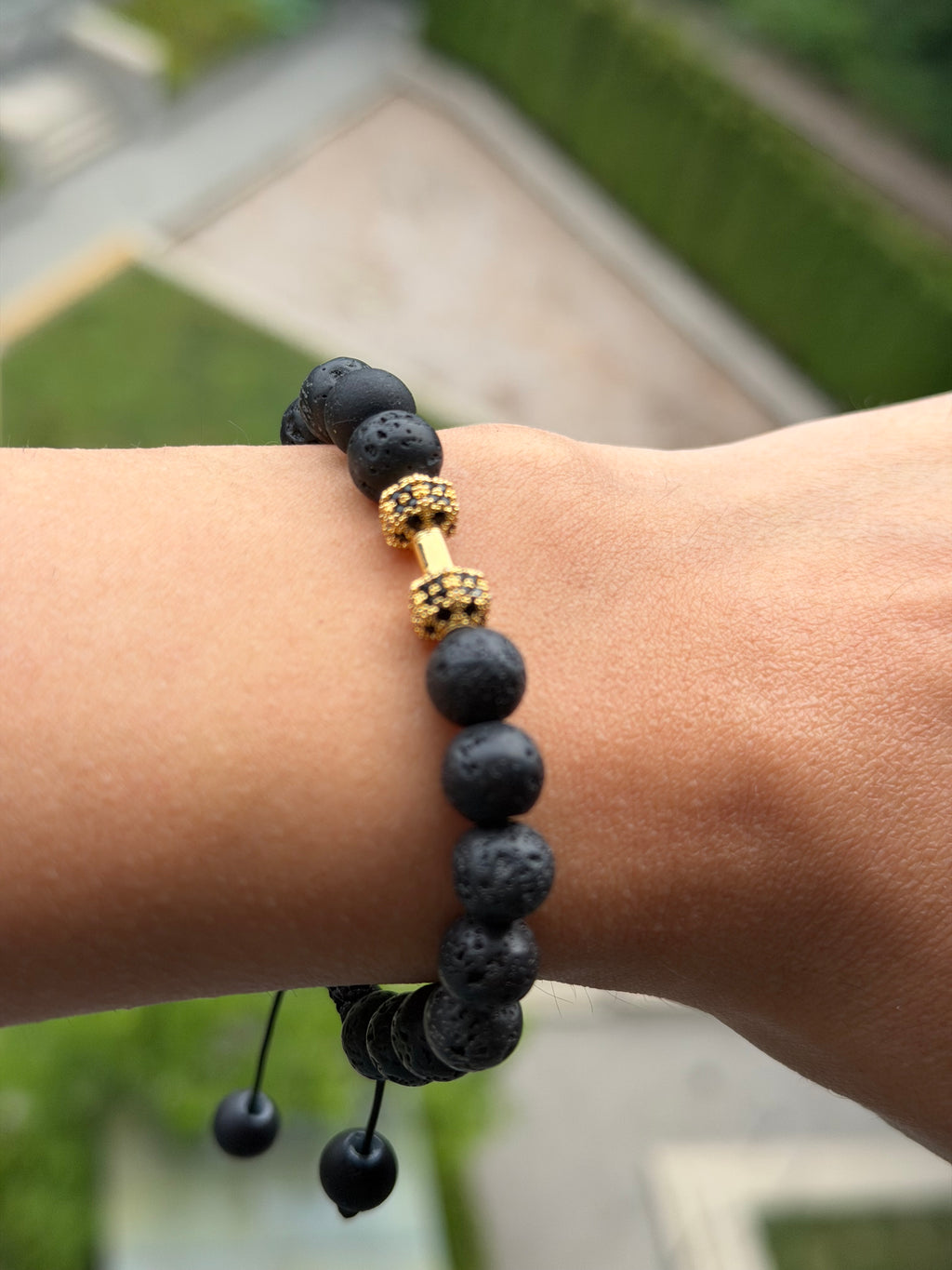 NEGORA black natural stone sliding knot bracelet